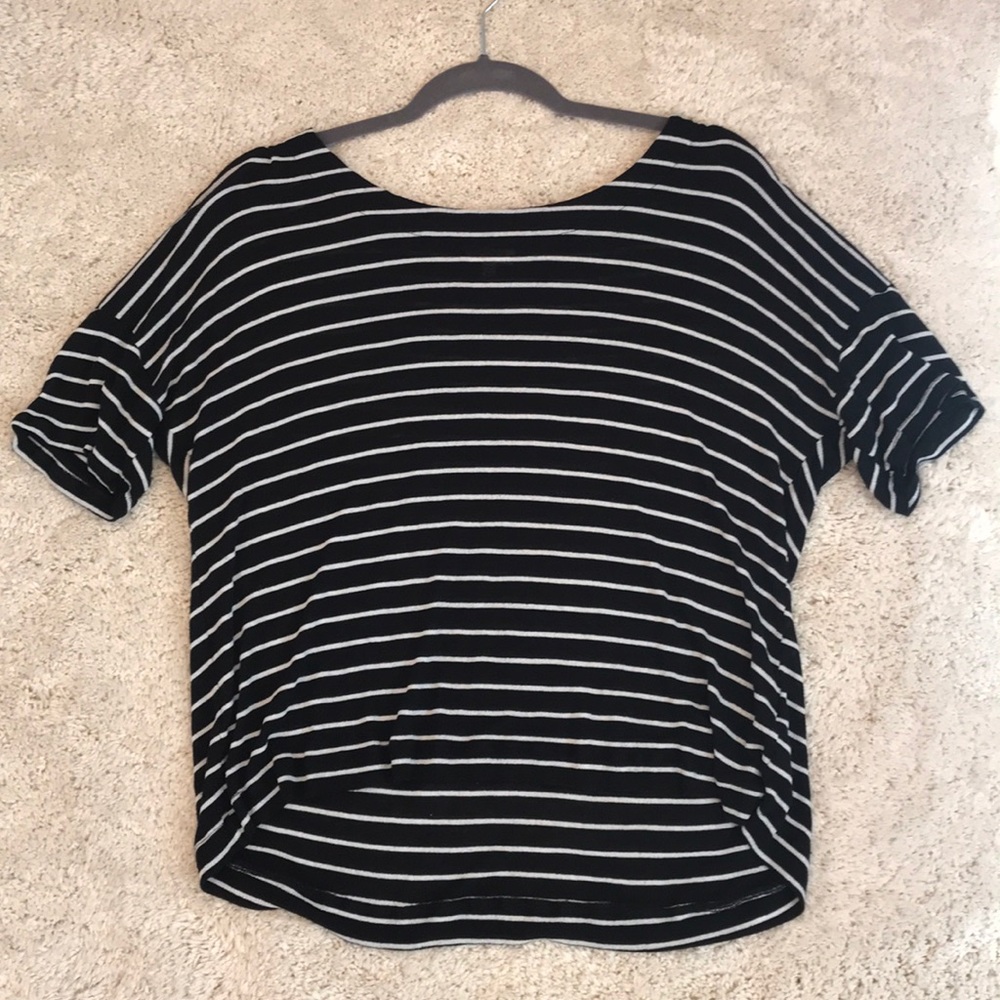Very soft Black and white t shirt.